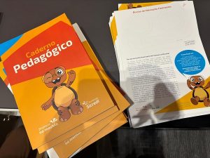 participantes-receberam-material-de-apoio-para-a-formacao